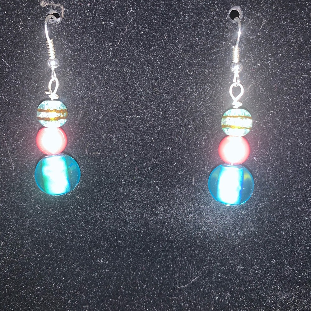 Random bead earrings - Picture 2 of 4